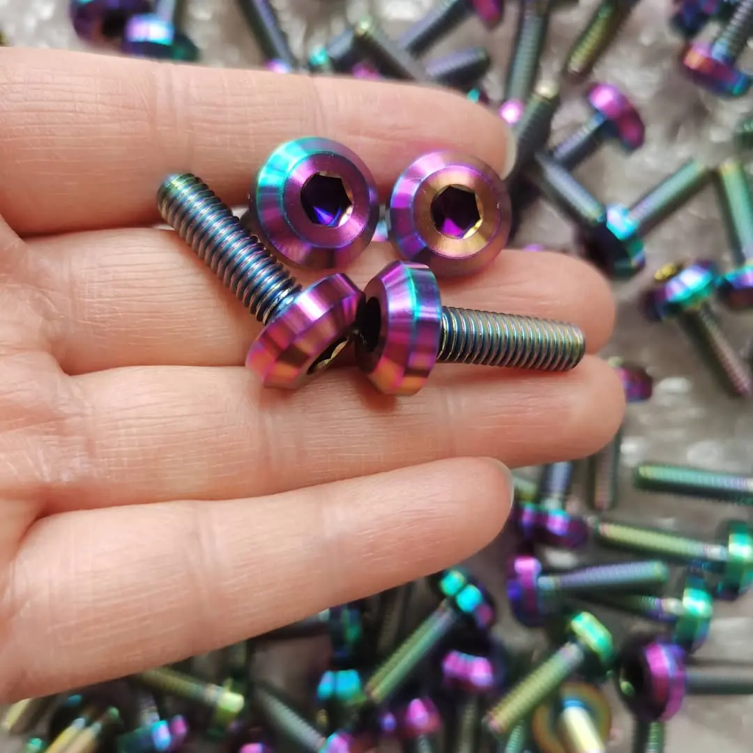 titanium alloy bolts.jpg